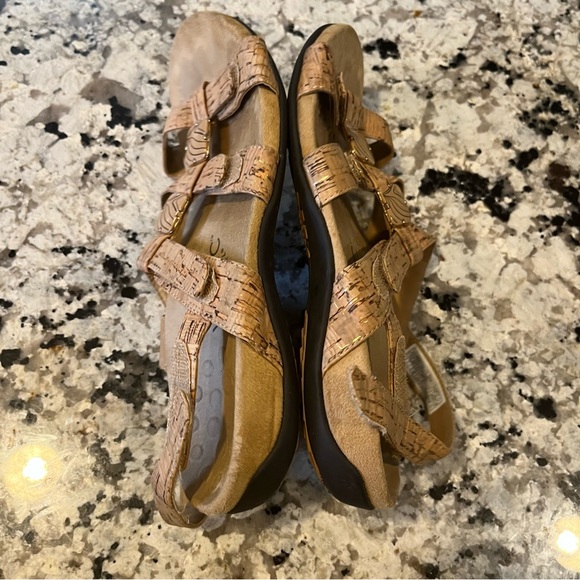 Vionic Amber Orthoheel strappy sandals womans size 9. EU 39 - Picture 6 of 9